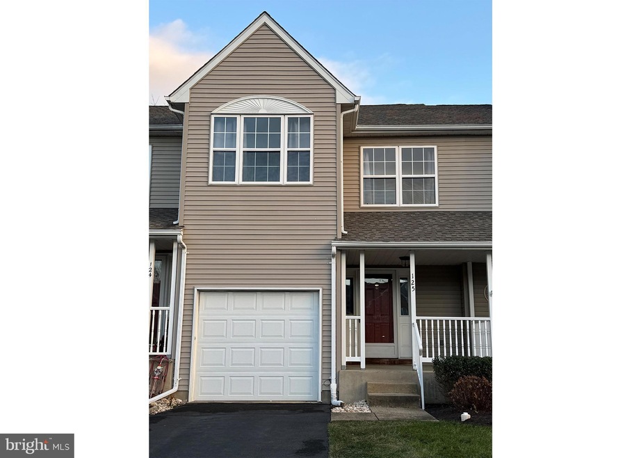 125 Blackfriars Cir unit 92, Doylestown, PA 18901 - photo 1