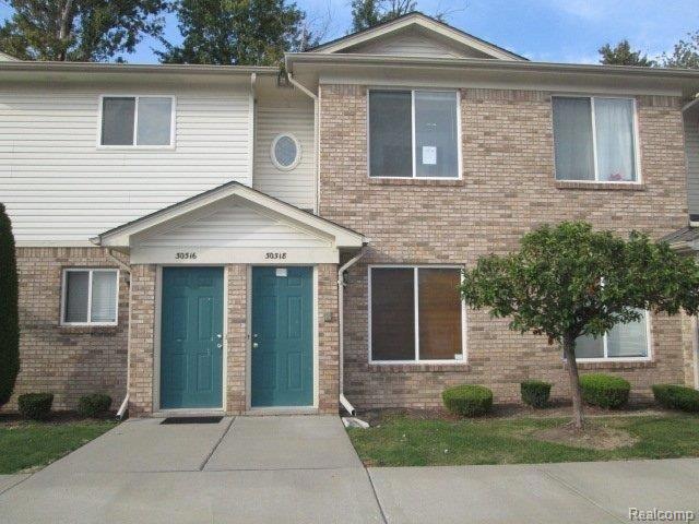 30318 Wedgewood Cir unit 31, Roseville, MI 48066 - photo 1