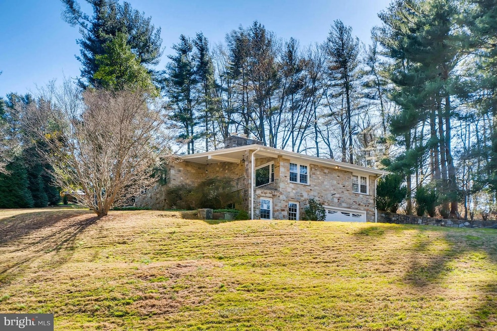 2220 Dalewood Rd, Lutherville Timonium, MD 21093 - photo 1