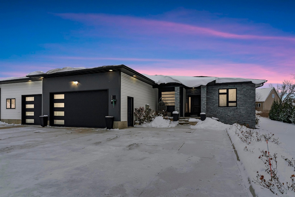 118 Aidin Way, Waterloo, IA 50701 - photo 1