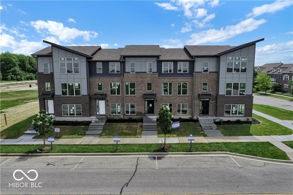 13346 Saxony Blvd W, Fishers, IN 46037 - photo 1