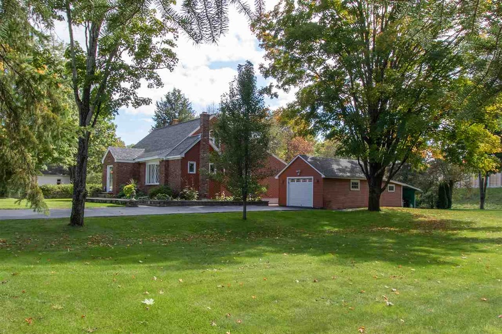 935 Bodwell Rd, Manchester, NH 03109 - photo 1