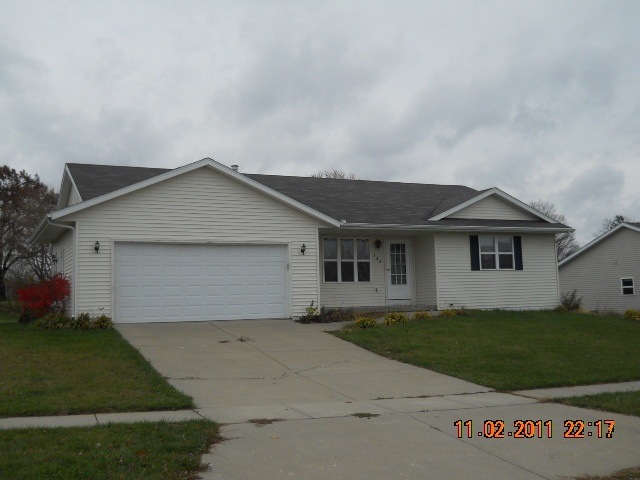 138 Deanna Dr, Evansville, WI 53536 - photo 1