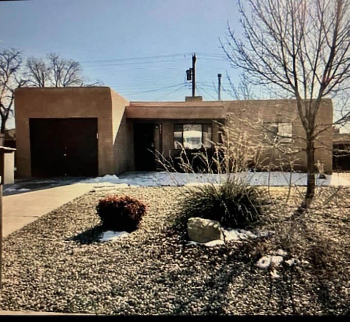 8902 Aztec Rd NE, Albuquerque, NM 87111 - photo 1