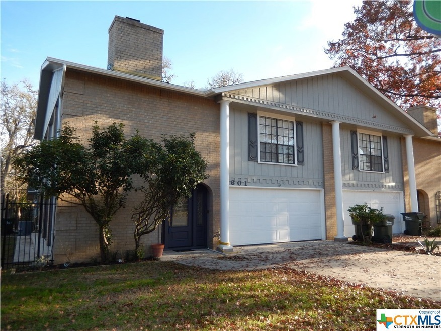601 W Hopkins St, San Marcos, TX 78666 - photo 1