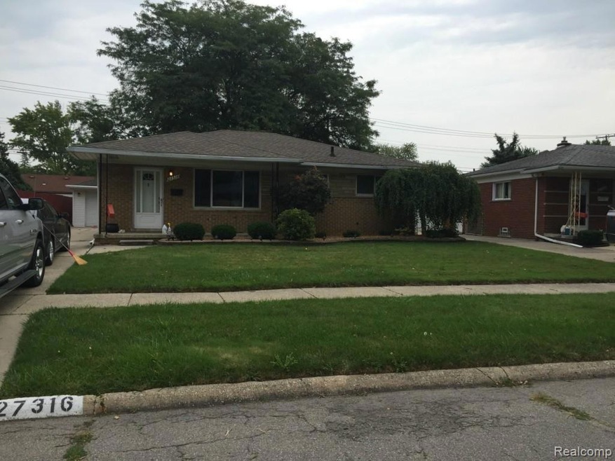 27316 E Crestmont St, Roseville, MI 48066 - photo 1