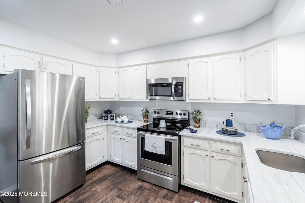 3B Dixon Ct, Whiting, NJ 08759 - photo 1