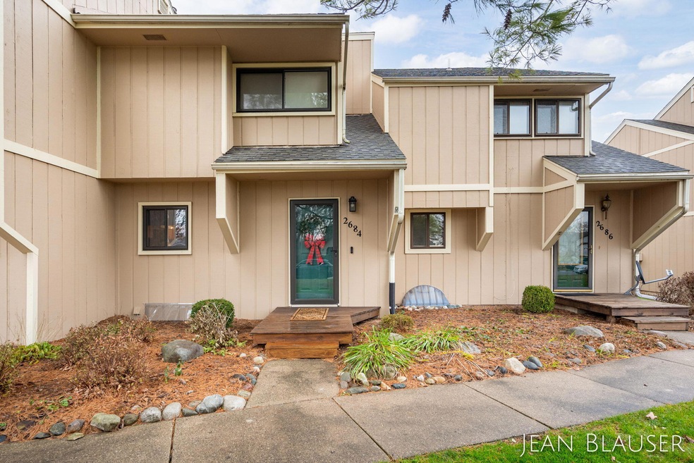 2684 Ridgecroft Dr-4