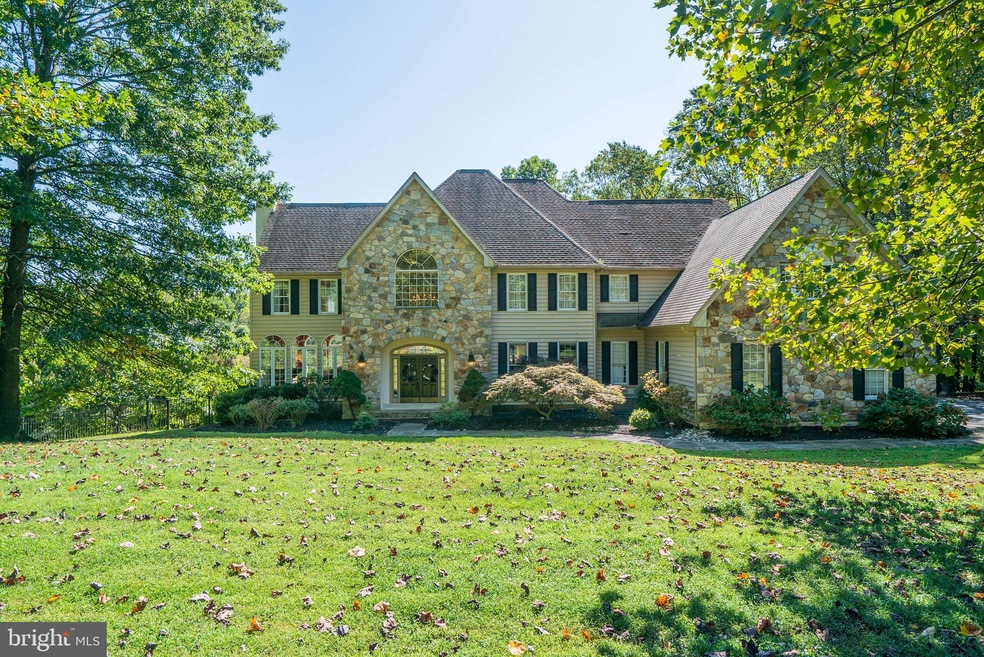 8 Honeysuckle Ct, Glen Mills, PA 19342 - photo 1