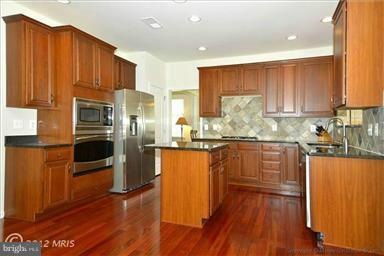 42313 Magistrate Ct, Chantilly, VA 20152 - photo 1