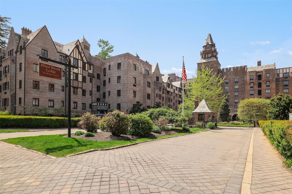 Blind Brook Lodge unit J-41, Rye, NY 10580 - photo 1