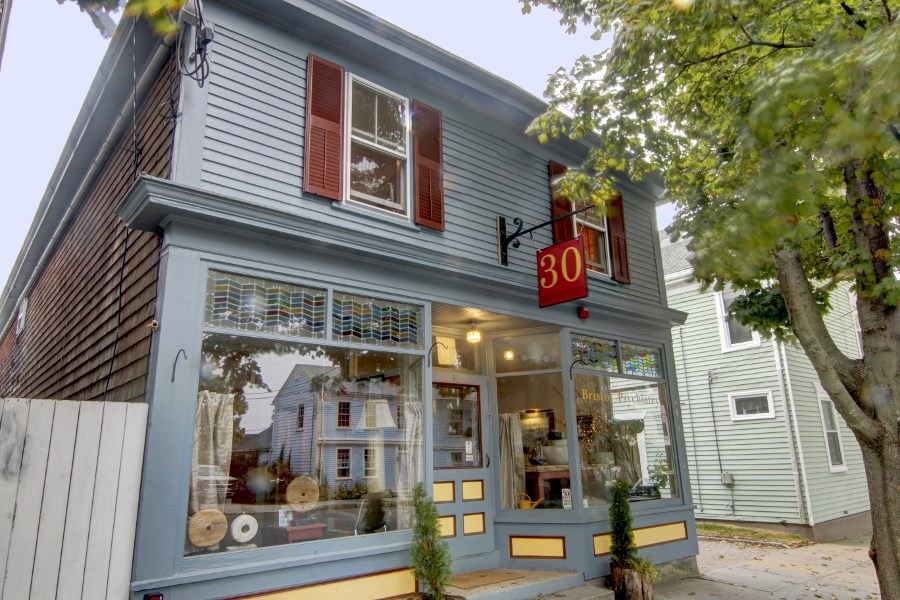 30 Bradford St unit Apartement, Bristol, RI 02809 - photo 1