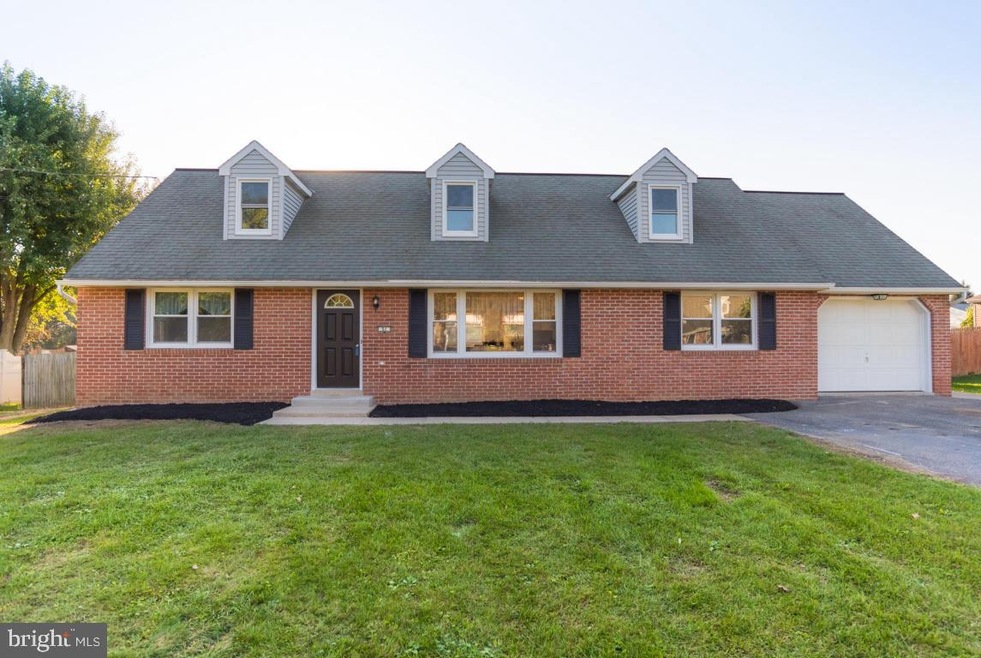 52 Amanda Ave, Leola, PA 17540 - photo 1