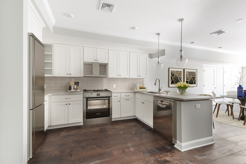 635 Old Post Rd unit 2-204, Sharon, MA 02067 - photo 1