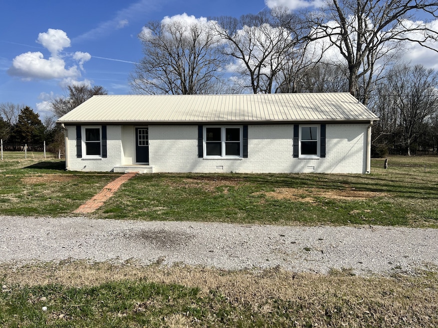 225 Whitaker Rd, Shelbyville, TN 37160 - photo 1