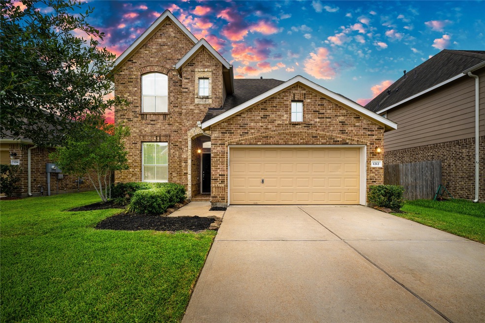 1212 Quarterhorse Dr, Alvin, TX 77511 - photo 1