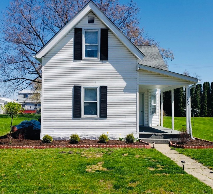 205 N Center St, Boswell, IN 47921 - photo 1
