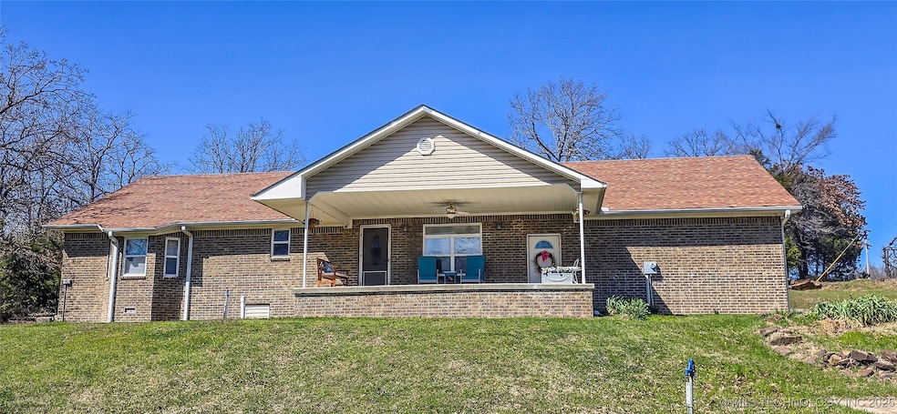 354 Oak St, Eufaula, OK 74432 - photo 1