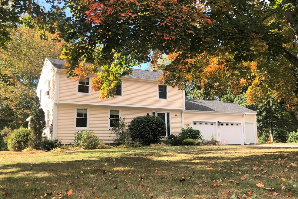 13 Hedgerow Dr