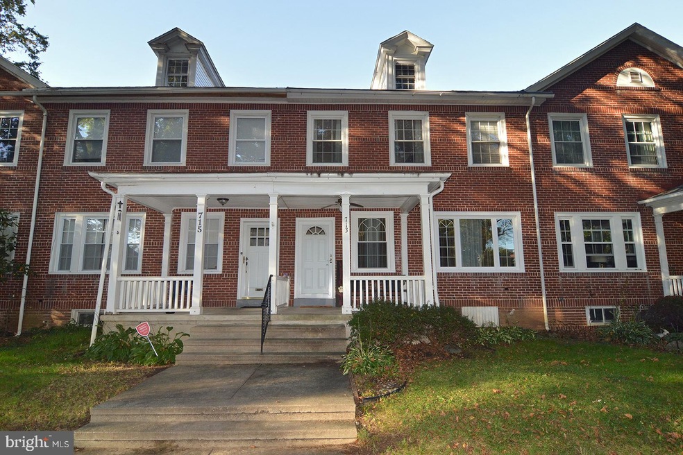 713 Wayne Ave, Reading, PA 19611 - photo 1