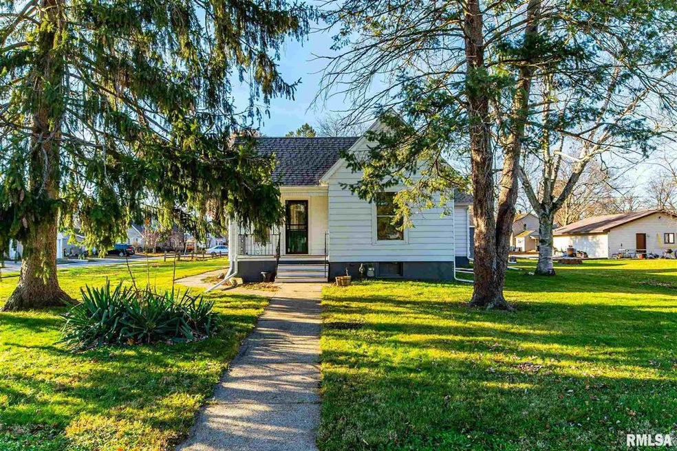 1225 Broadway St, Lincoln, IL 62656 - photo 1