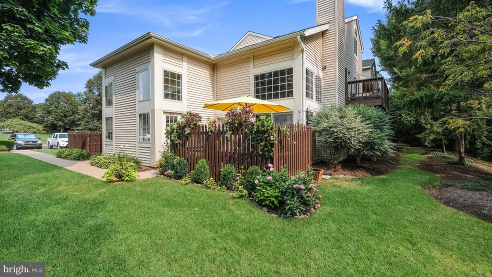 211 Christopher Place unit 11, Chalfont, PA 18914 - photo 1