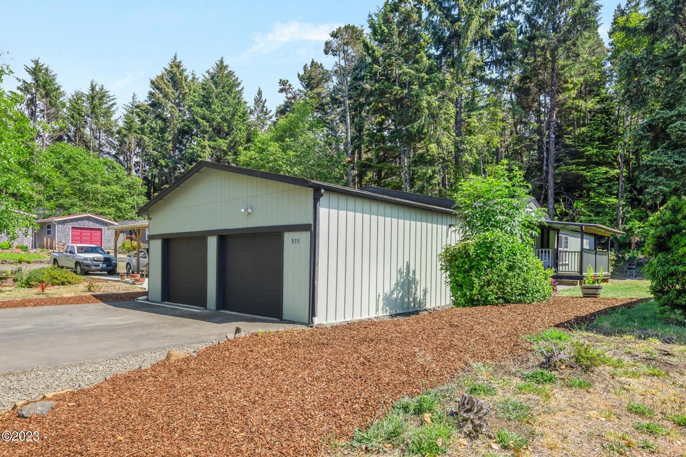 955 SE 31st St, Lincoln City, OR 97367 - photo 1