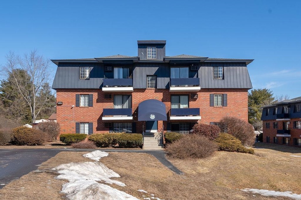 64 Dunbarton Rd unit 1E, Manchester, NH 03102 - photo 1