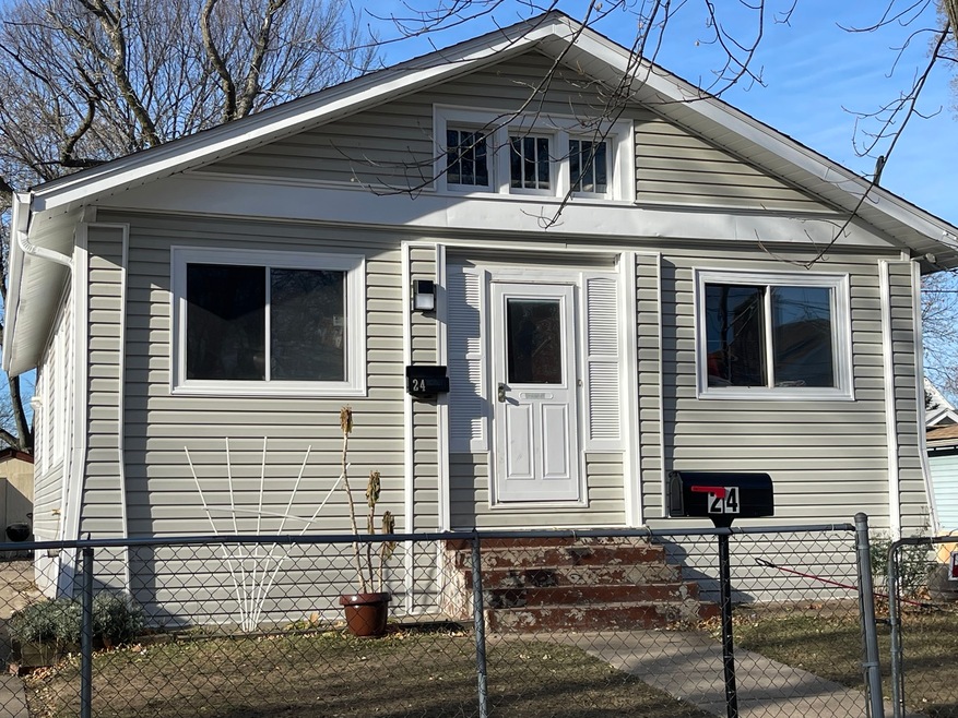 24 N Victory St, Waukegan, IL 60085 - photo 1