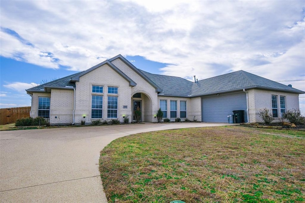 507 W Park Ave, Weatherford, TX 76086 - photo 1