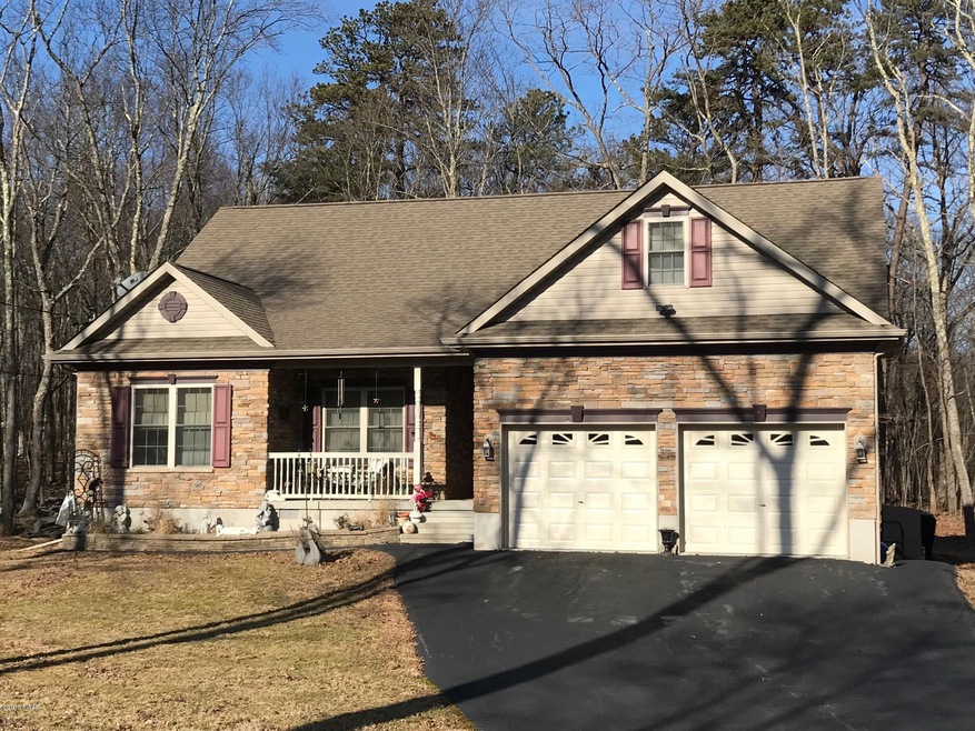 115 Privet Ln, Milford, PA 18337 - photo 1