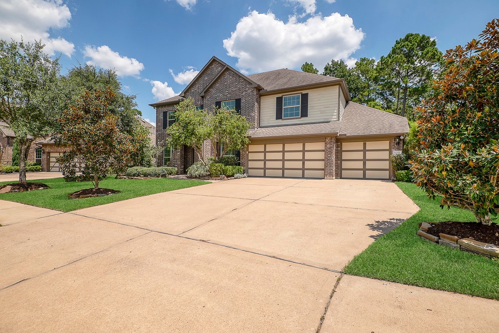 31334 Whispering Oaks Ln, Spring, TX 77386 - photo 1