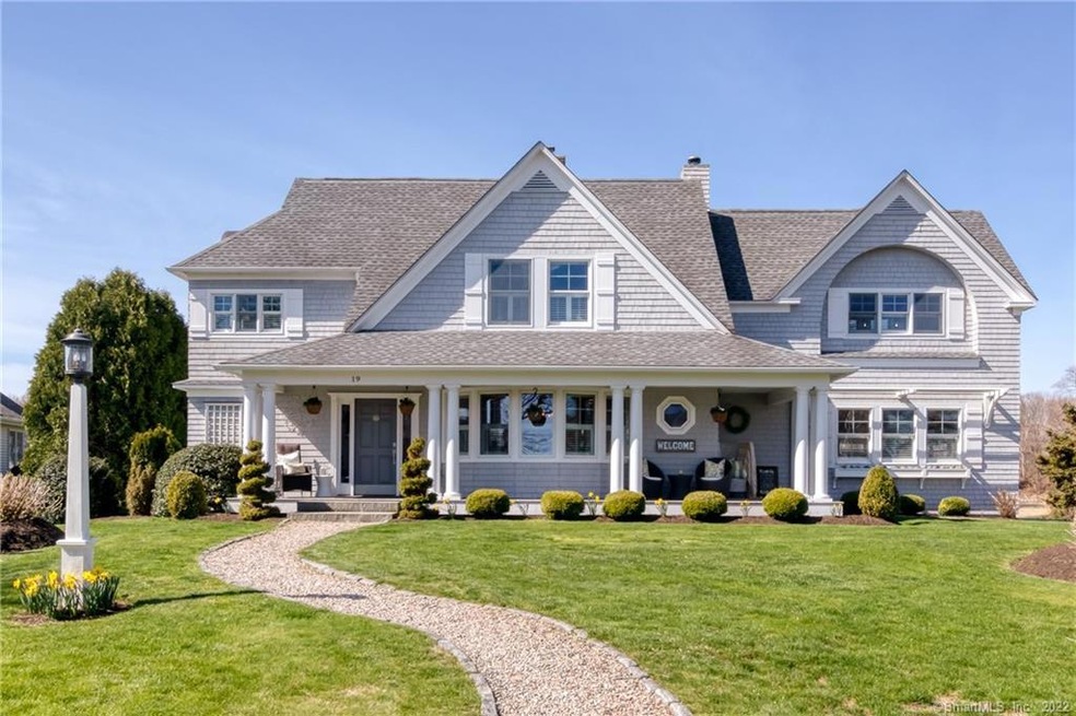 Welcome to 19 Niles Road, on Mason's Island!
