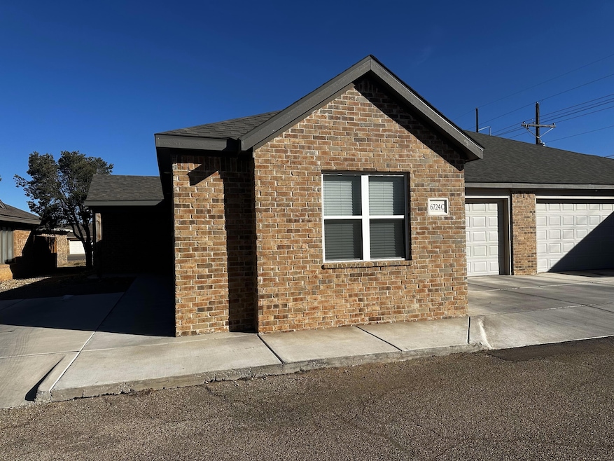 6724 4th St unit C, Lubbock, TX 79416 - photo 1