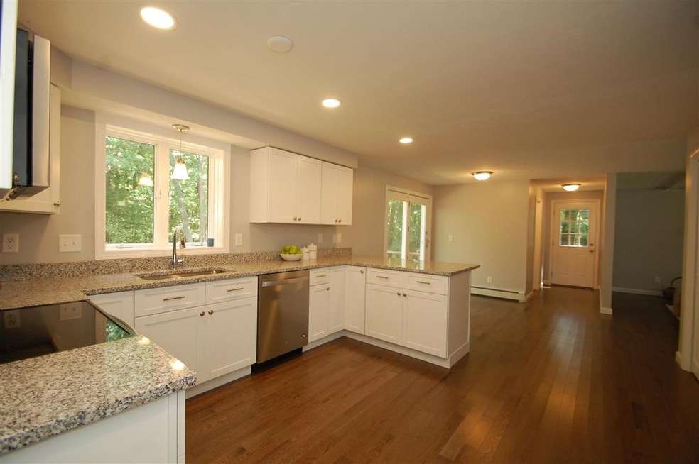 18 Hazelnut Ln, Londonderry, NH 03053 - photo 1