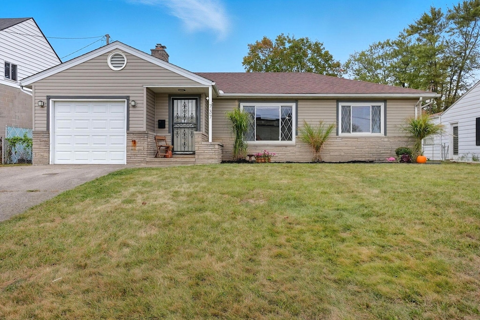737 S Brinker Ave, Columbus, OH 43204 - photo 1