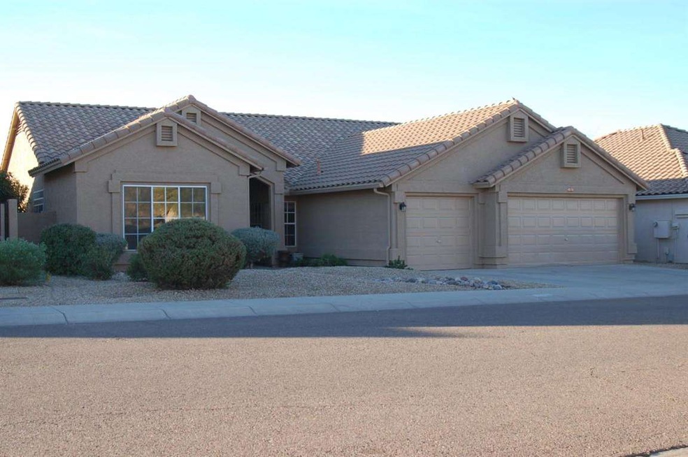 Fernwood Court Front of Home 2