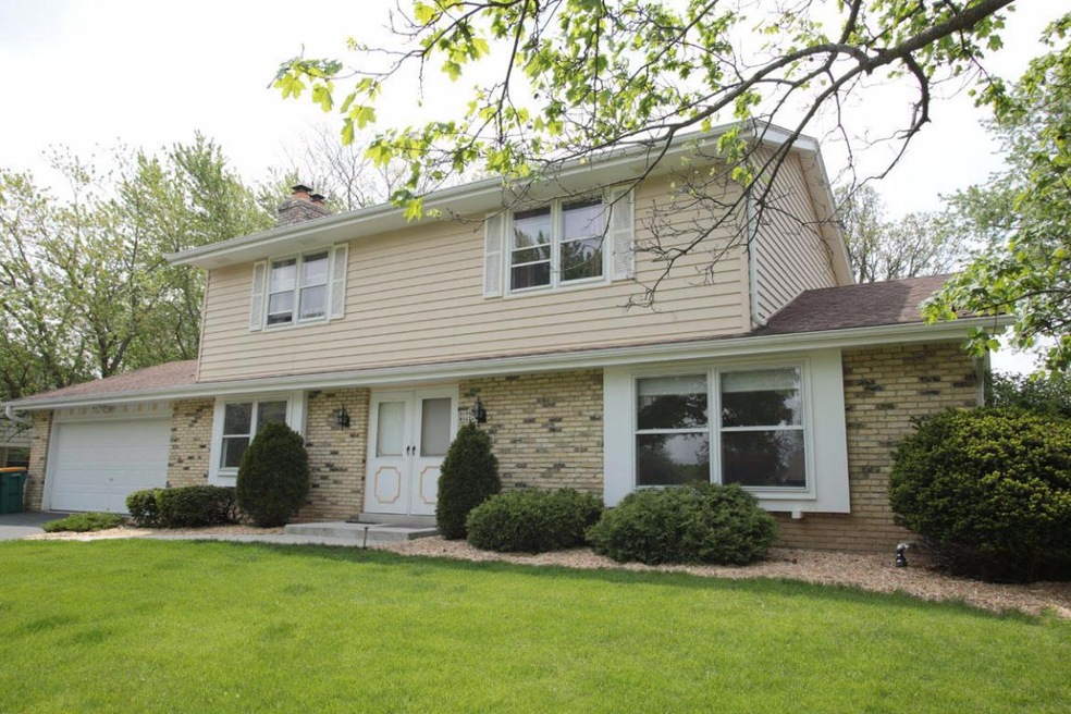 N104W16747 Thornapple Row, Germantown, WI 53022 - photo 1