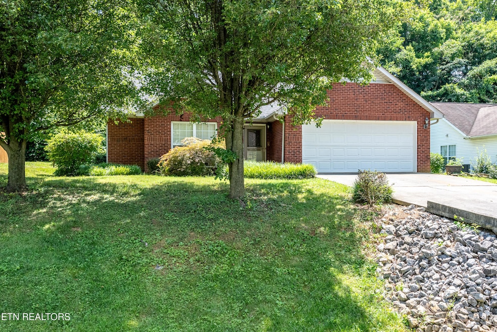 1032 WILLOW CREEK CIRCLE