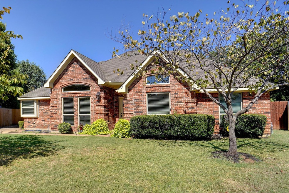 2617 Classic Ct E, Bedford, TX 76021 - photo 1