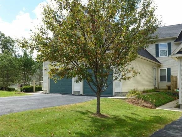 138 Juniper Dr unit 138, South Burlington, VT 05403 - photo 1