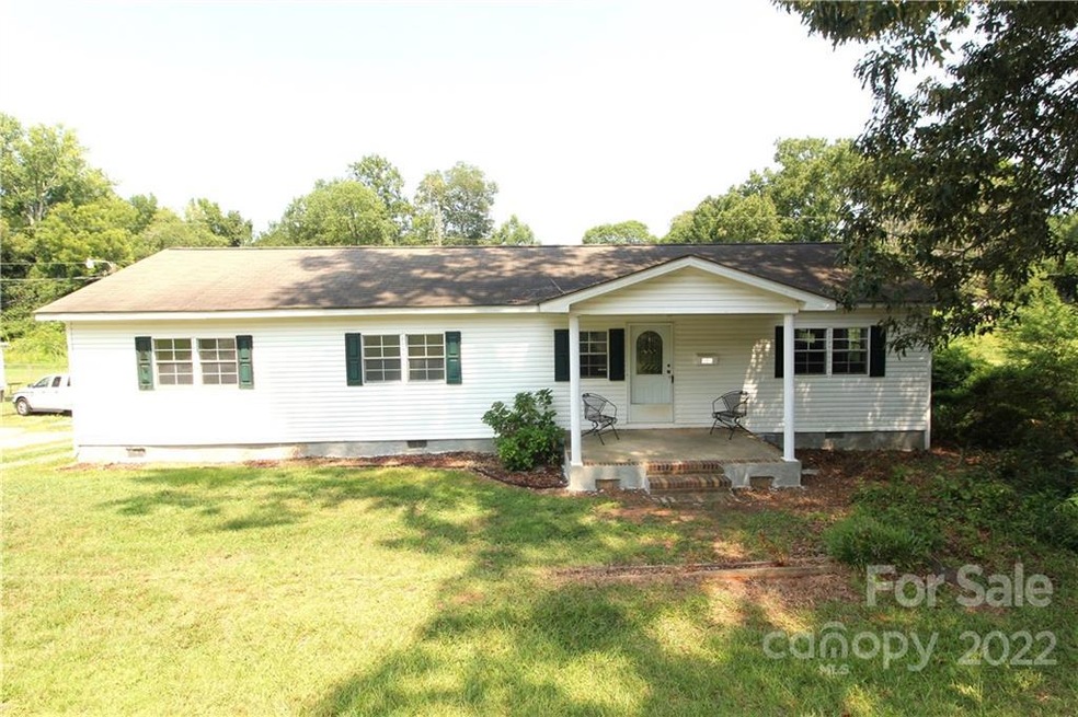 301 Walnut St, Clover, SC 29710 - photo 1