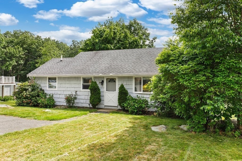 28 Oak Point Rd, Saugus, MA 01906 - photo 1