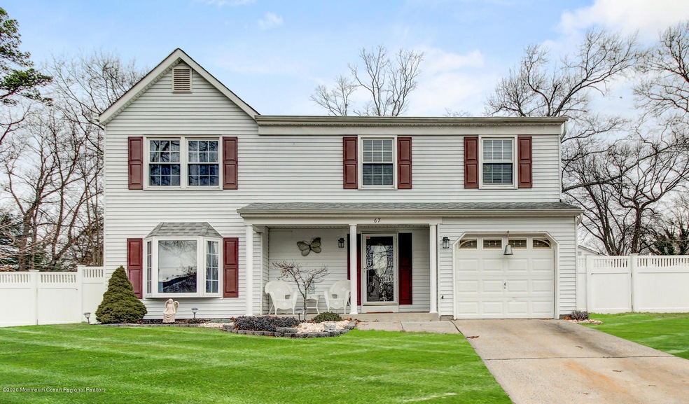 02_01_Front_Exterior_mls