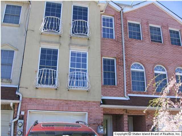 212 Essex Dr, Staten Island, NY 10314 - photo 1