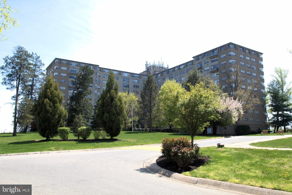 Radnor House unit 230, Bryn Mawr, PA 19010 - photo 1