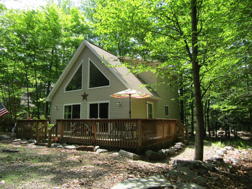 1092 Red Hawk Dr, Lake Ariel, PA 18436 - photo 1