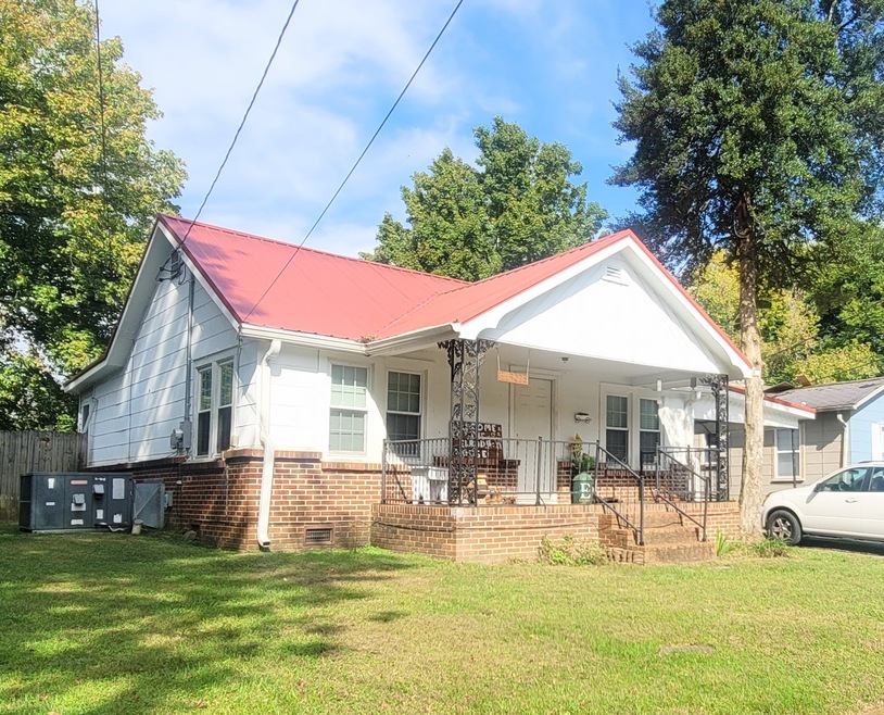 712 Madison St, Manchester, TN 37355 - photo 1