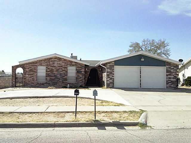 1501 Opossum Cir, Horizon City, TX 79928 - photo 1