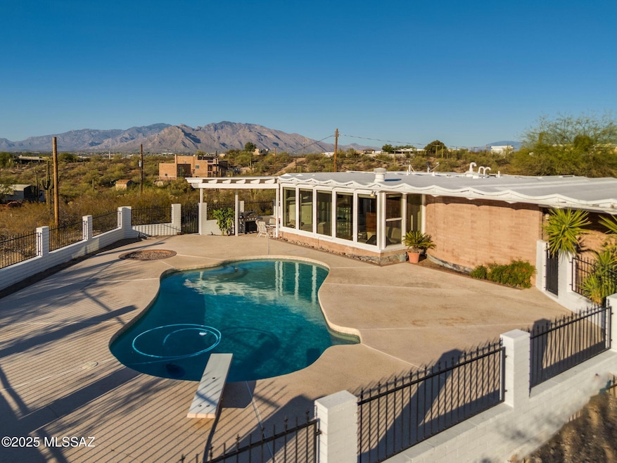 Mid-Century Desert Moderism